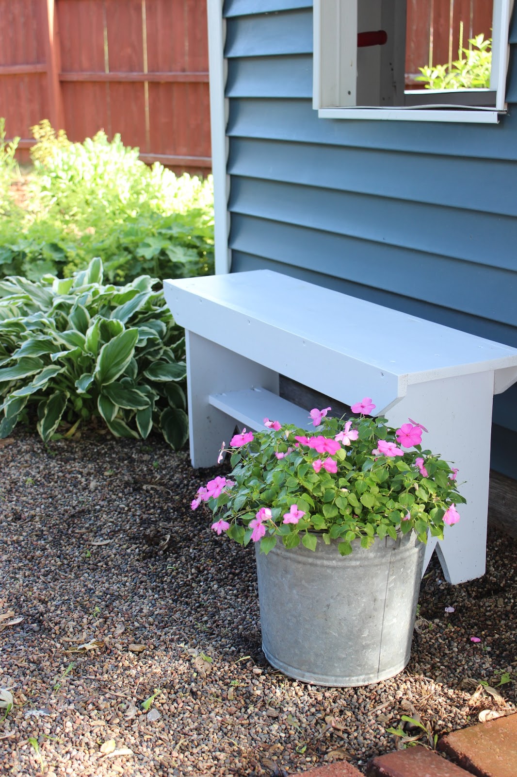Happy At Home: A Simple Garden Bench