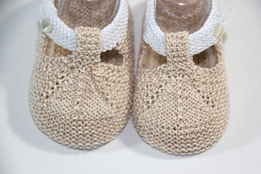 Regalo DIY para hacer en Navidad: Zapatos de punto para bebé