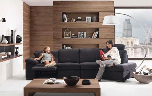 What’s The Colour Of The Wall To The Black Seats ?