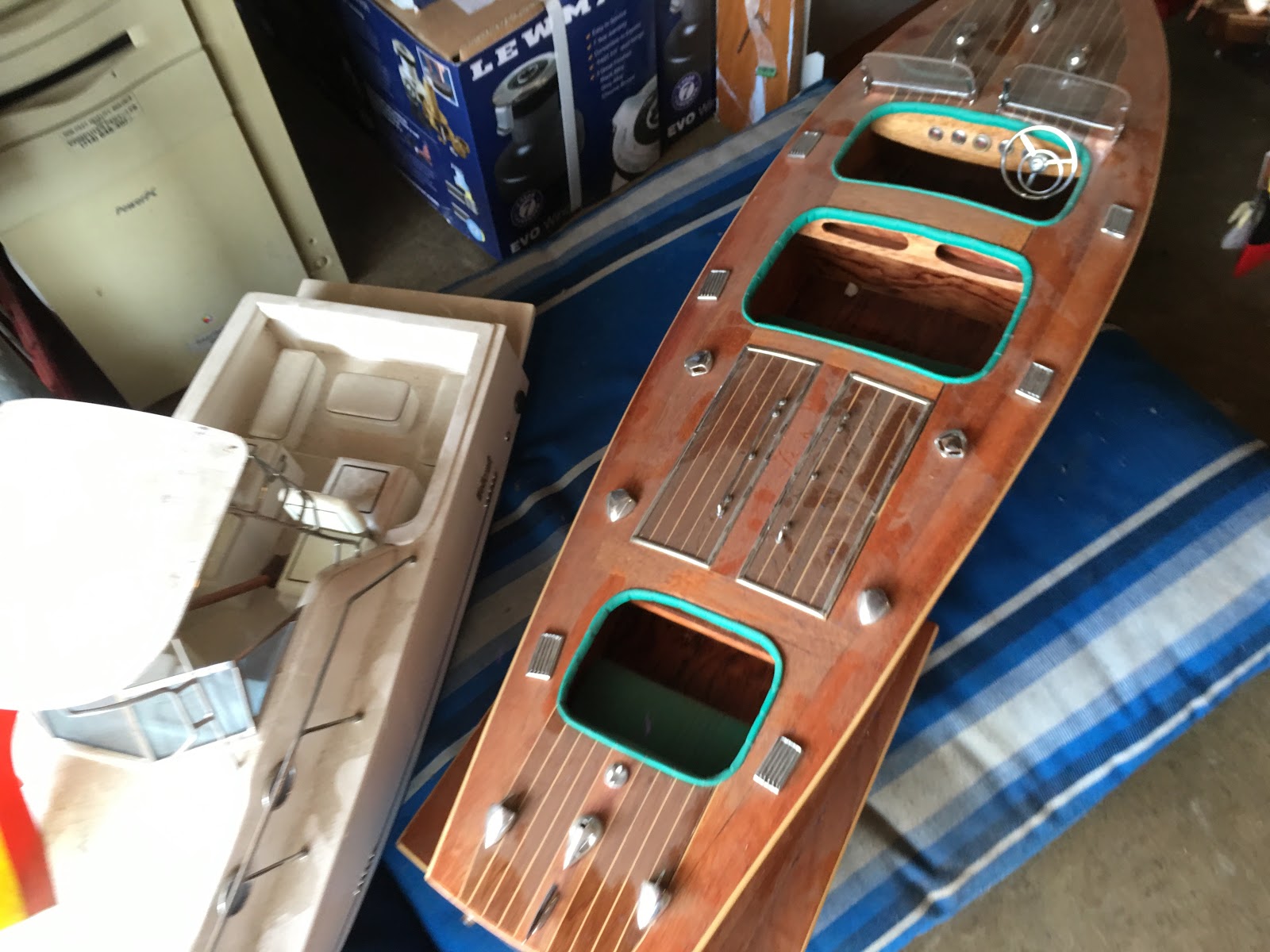 The Official Minney's Yacht Surplus Blog BLOWOUT!! ONE HUNDRED DAMAGED SHIP MODELS...