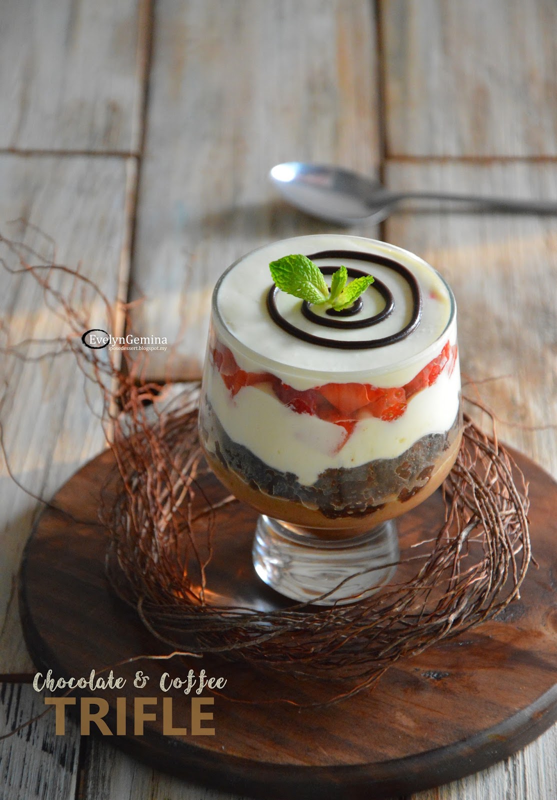 CHOCOLATE & COFFEE TRIFLE I POSE DESSERTS...