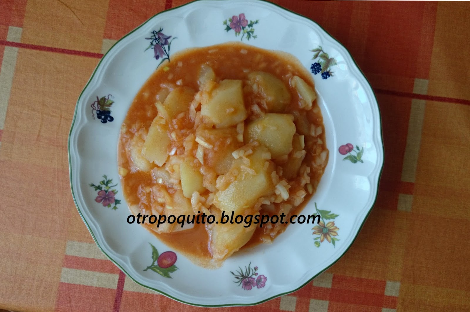 Patatas cocidas con salsa de huevo