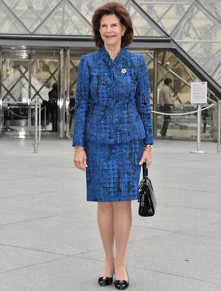 Queen Silvia style royal wore suit dress Chanell bag, Prada shoes, wore diamond gold earring newmyroyals