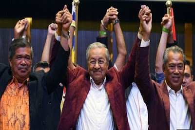 Malaysian leader Mahathir scores shock election win