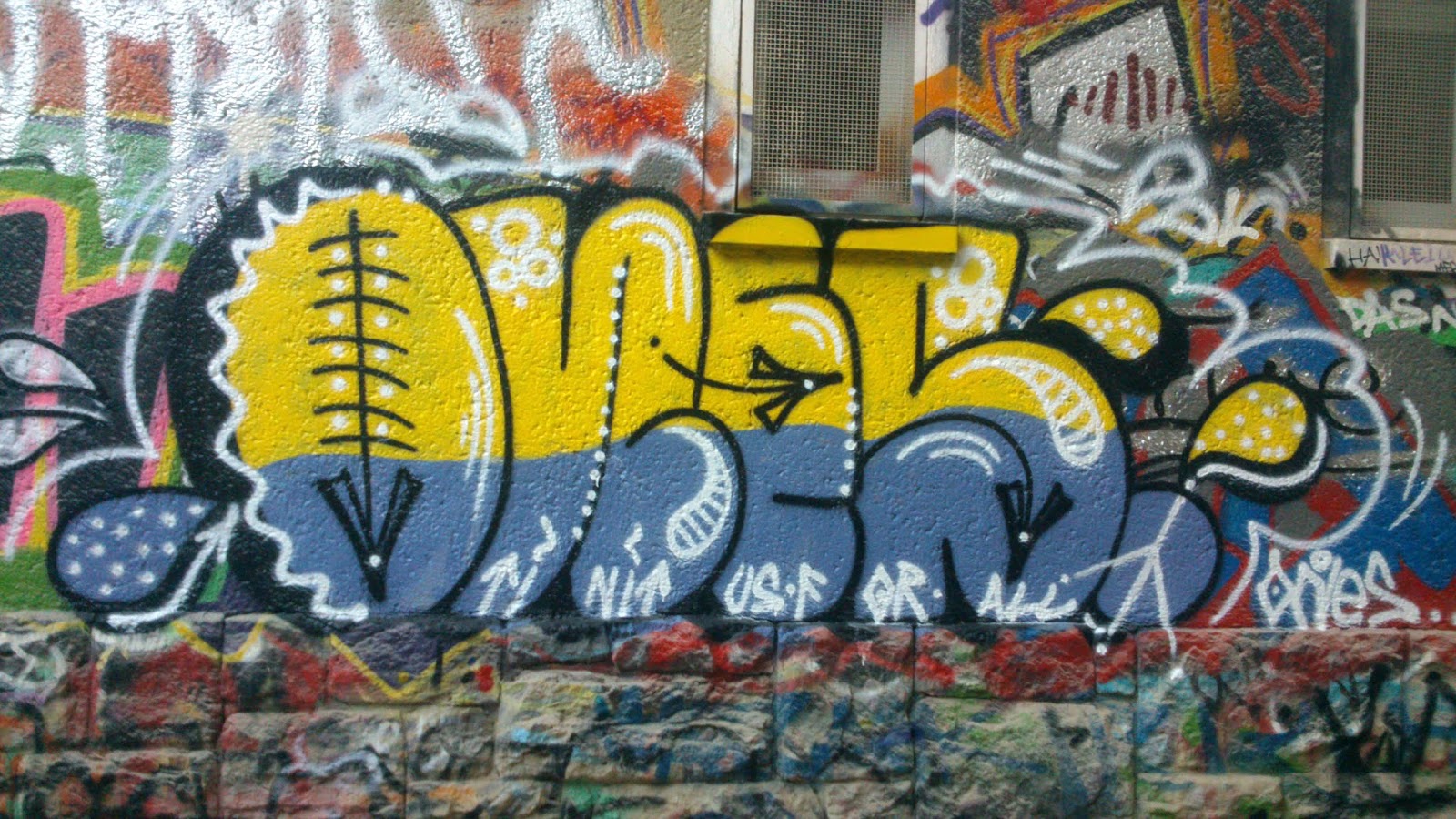 Graffiti Art Mural Dare With Images Train Graffiti Street Art