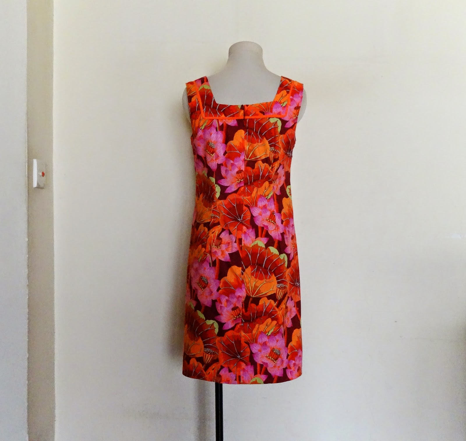 July MAGAM - Floral Shift Dress