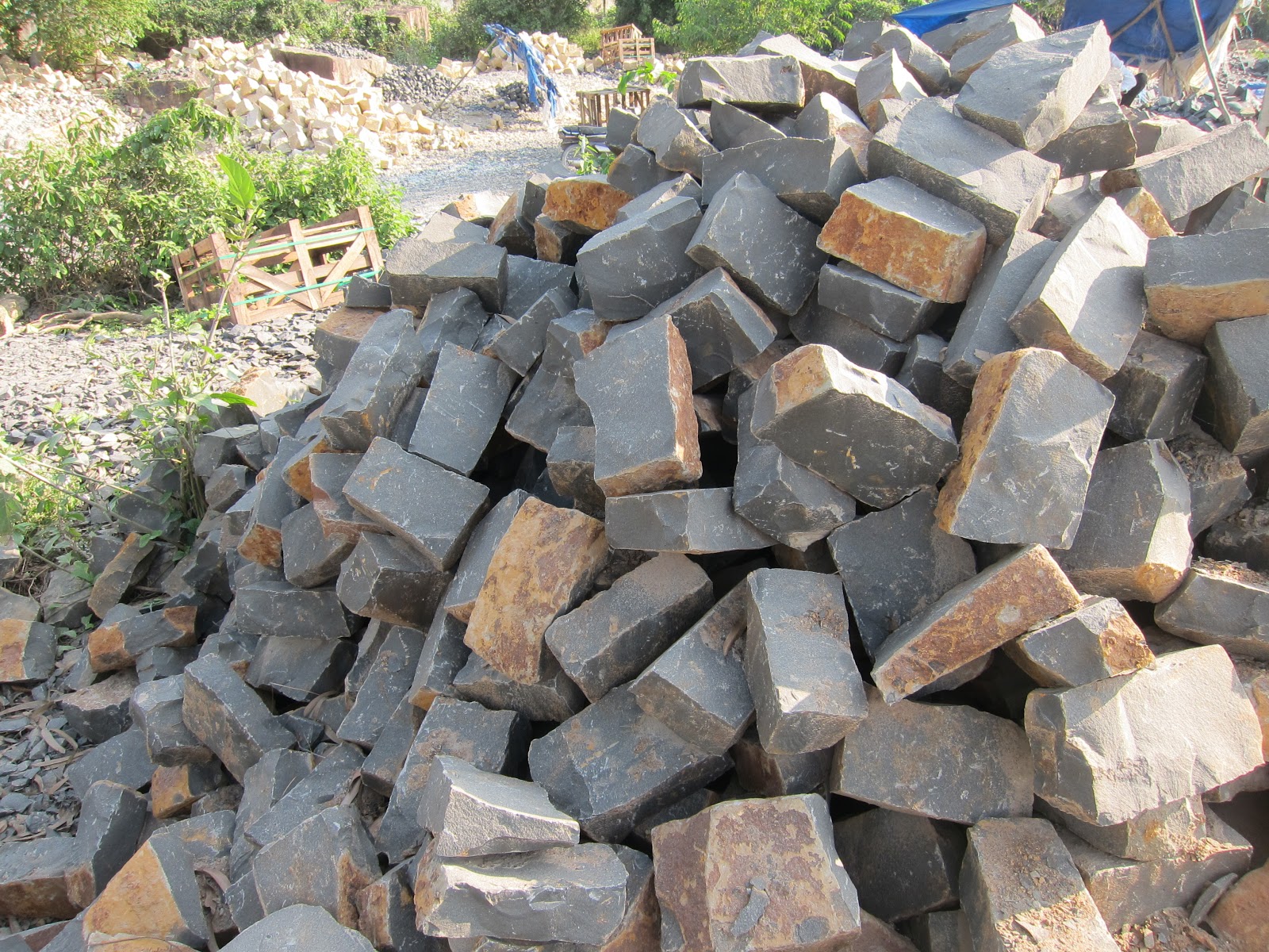 Vietnam BasaltGraniteMarbleSandstoneBluestoneCeramicNano