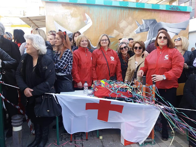 Εθελοντές του Ερυθρού Σταυρού εξασφάλισαν την ασφάλεια του πλήθους που κατέκλυσε την Πλατεία Άργους