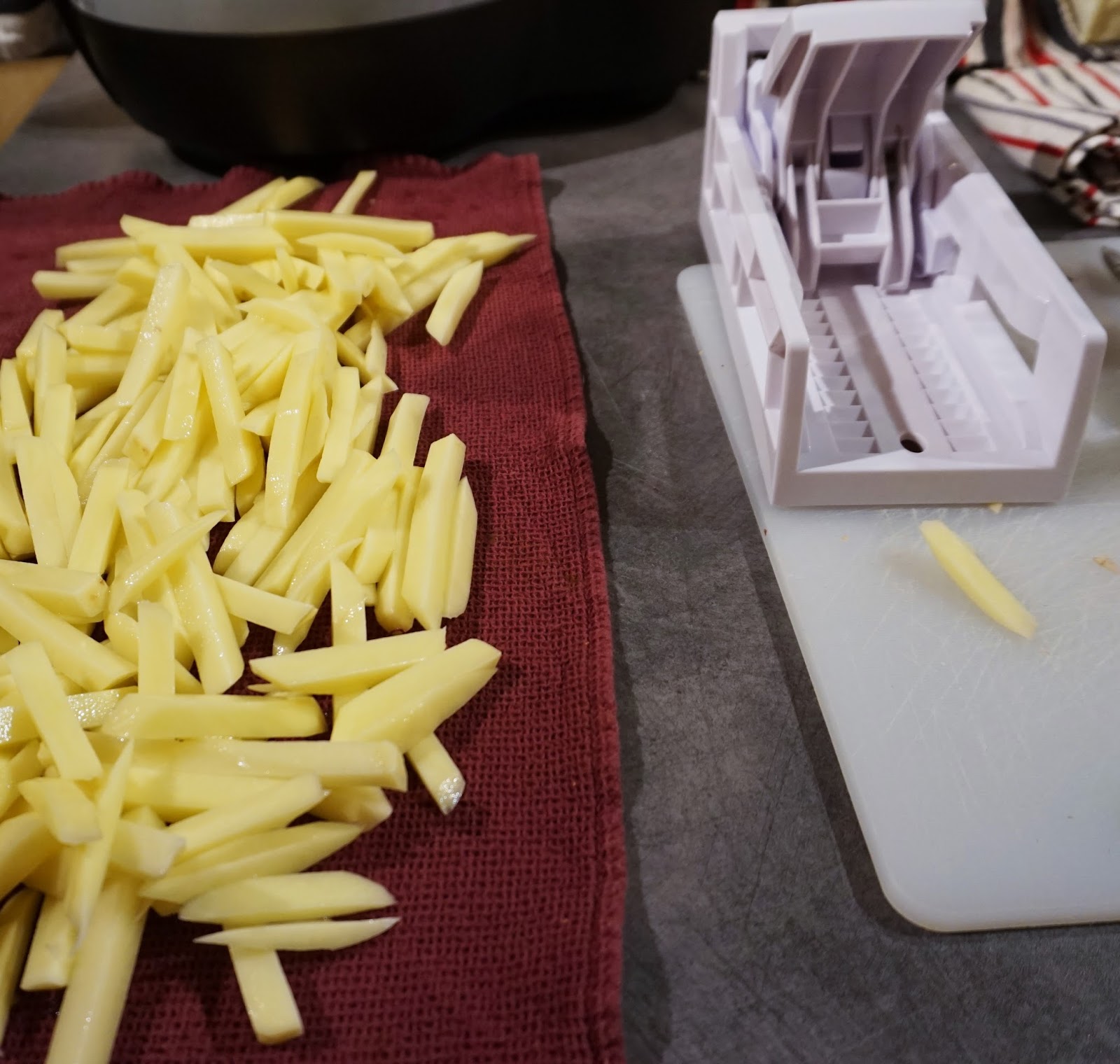 Healthy Fried Chips using the Tefal ActiFry Blonde Vision