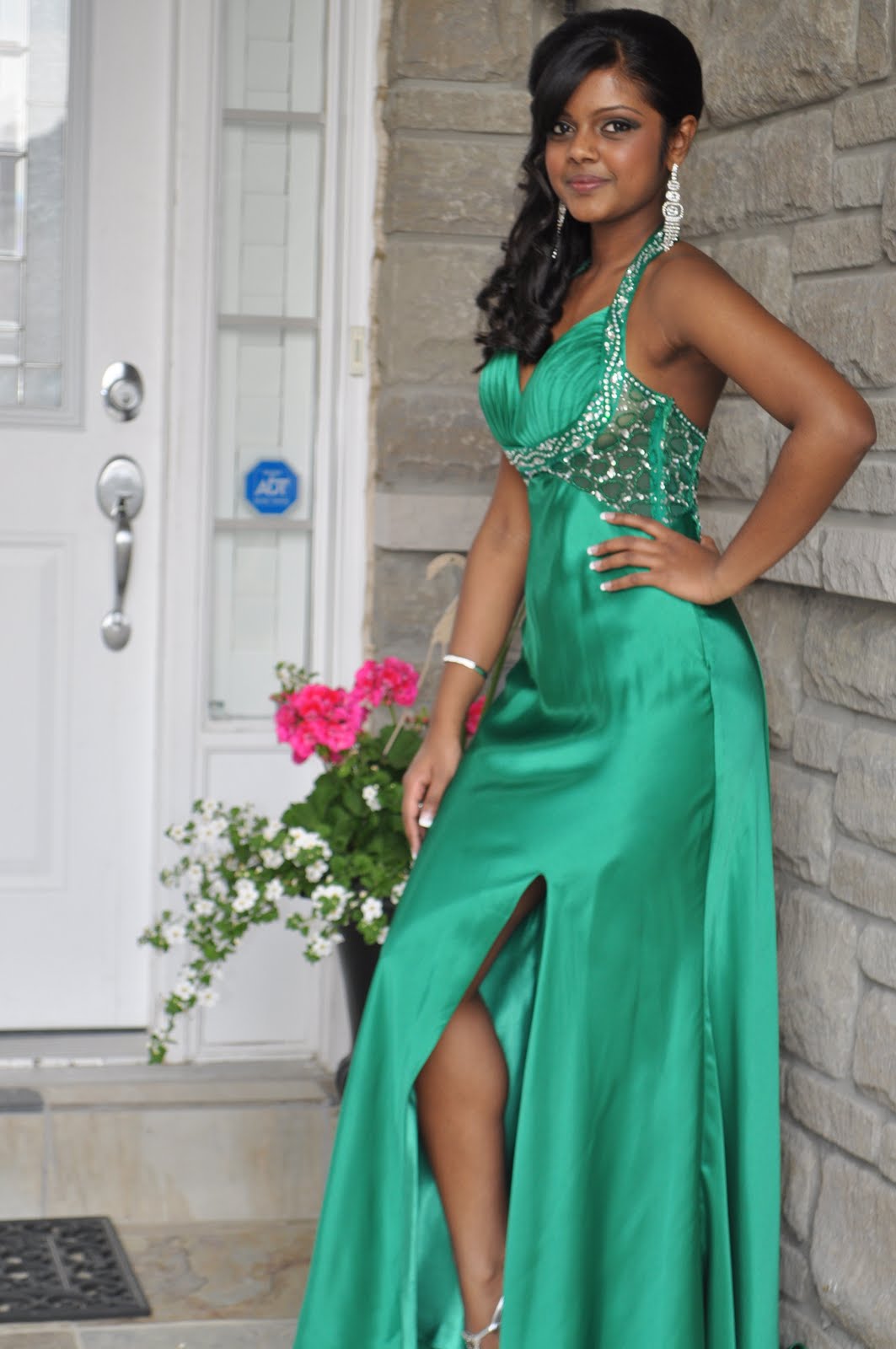 SoPosh Emerald Green Dress Prom time Hair and Makeup! Make those