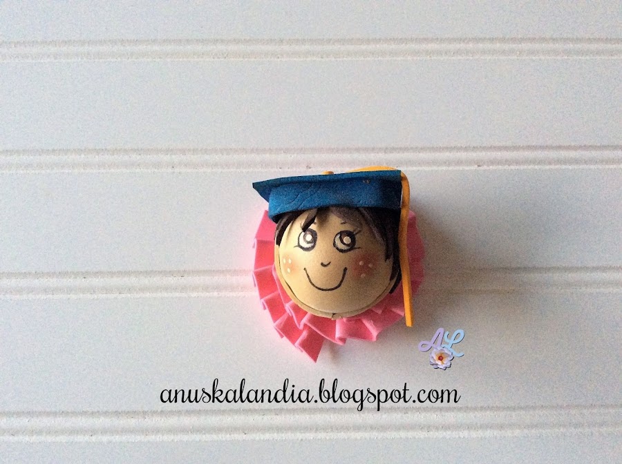 Broche-niño-graduado-goma-eva-o-foamy-Anuskalandia