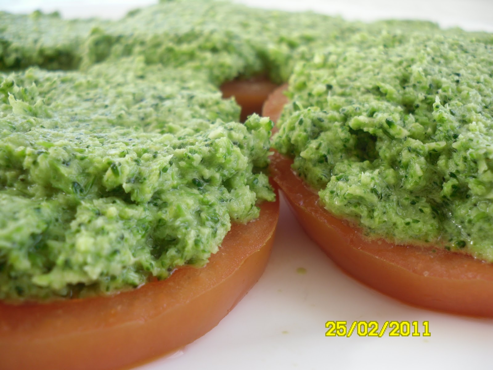 100%CRUDÍVORA: Rodelas de tomate recheadas