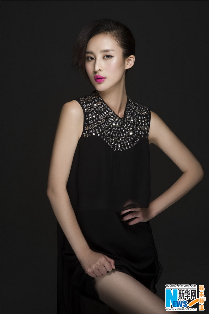 Tang Jingjing poses for photo shoot China Entertainment News