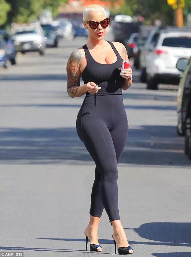 Kim kardashian yoga pants