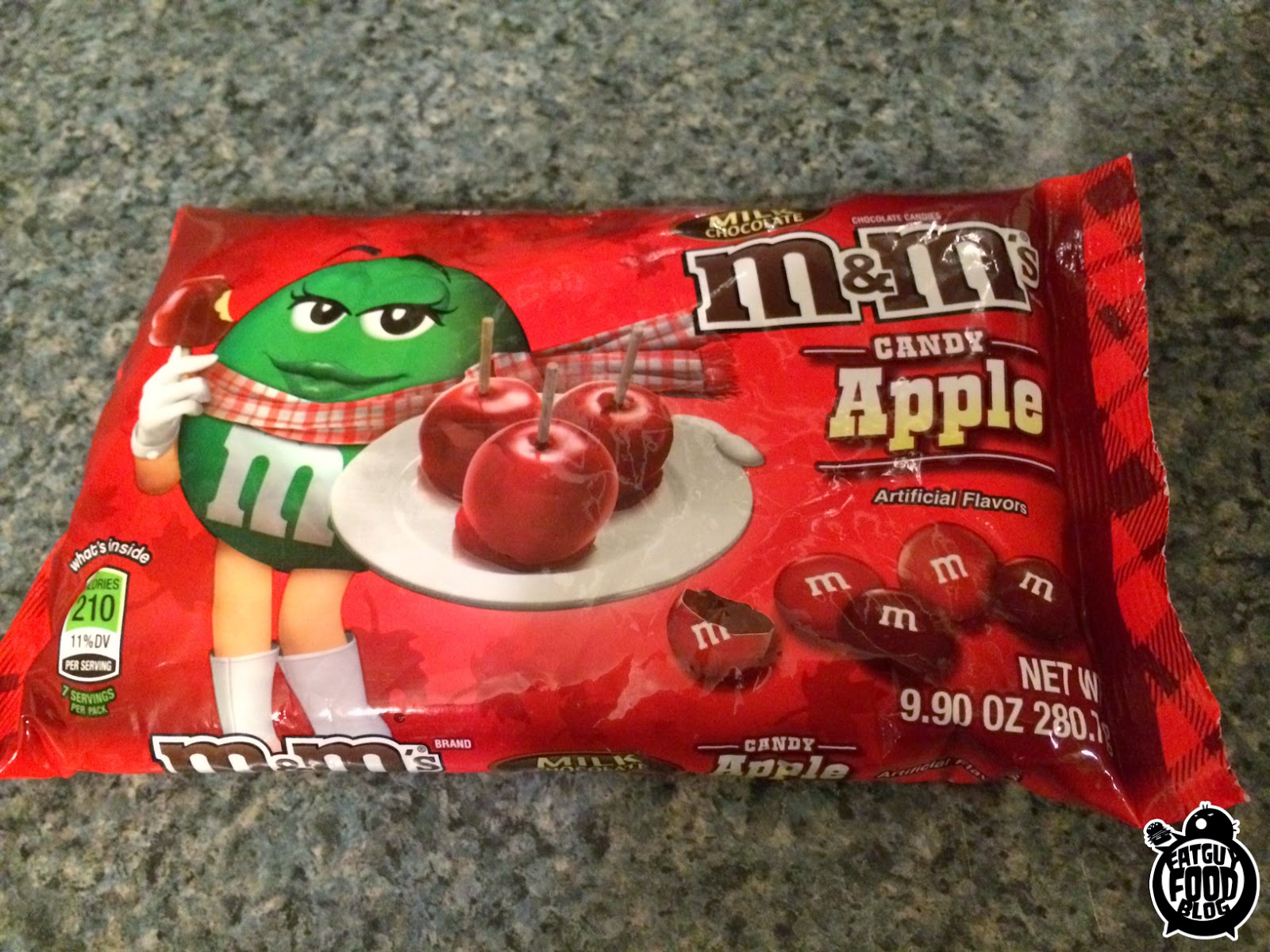 FATGUYFOODBLOG Candy Apple M&M's!