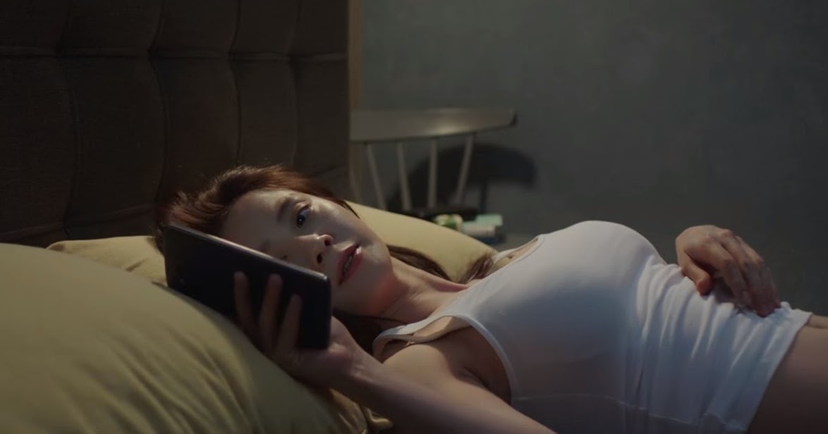 Song Ji Hyo Films Controversial Bed Scene For New Movie! 