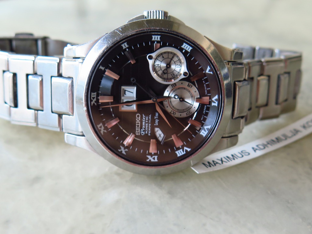 Часы seiko premier kinetic perpetual. Сейко премьер. Часы сейко премьер кинетик. Seiko premier perpetual calendar. Сейко премьер.