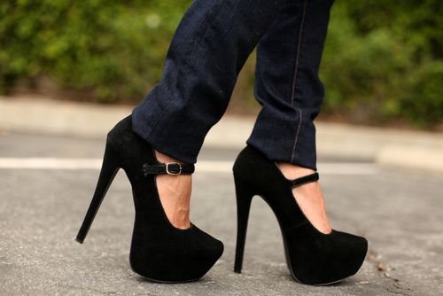 PiTop: Jeans + heels.