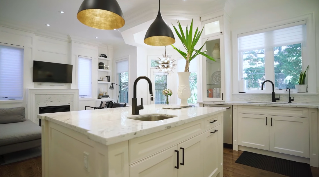 Tour 100 Snowdon Ave, Toronto vs. 43 Interior Design Photos
