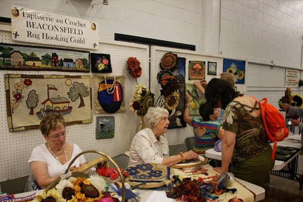 Rug Hooking - Beaconsfield Hooking Crafters Guild