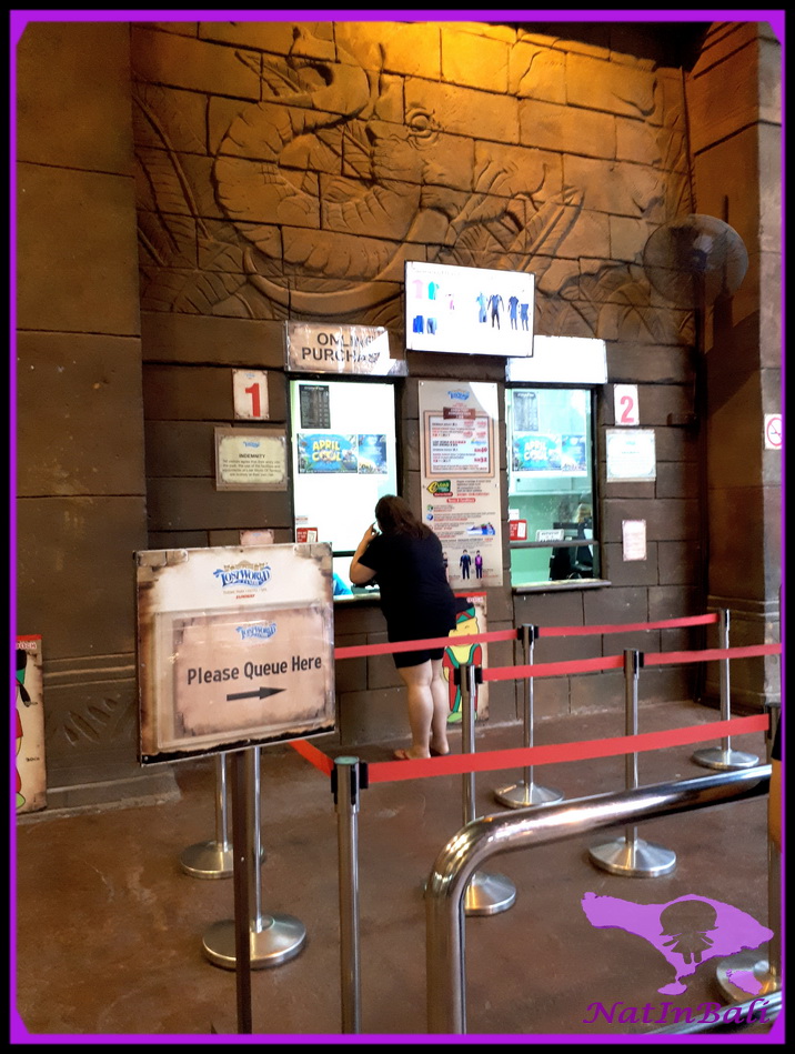 Please queue. Дорожные знаки ирландии. Please queue. Attention picture. Please queue.