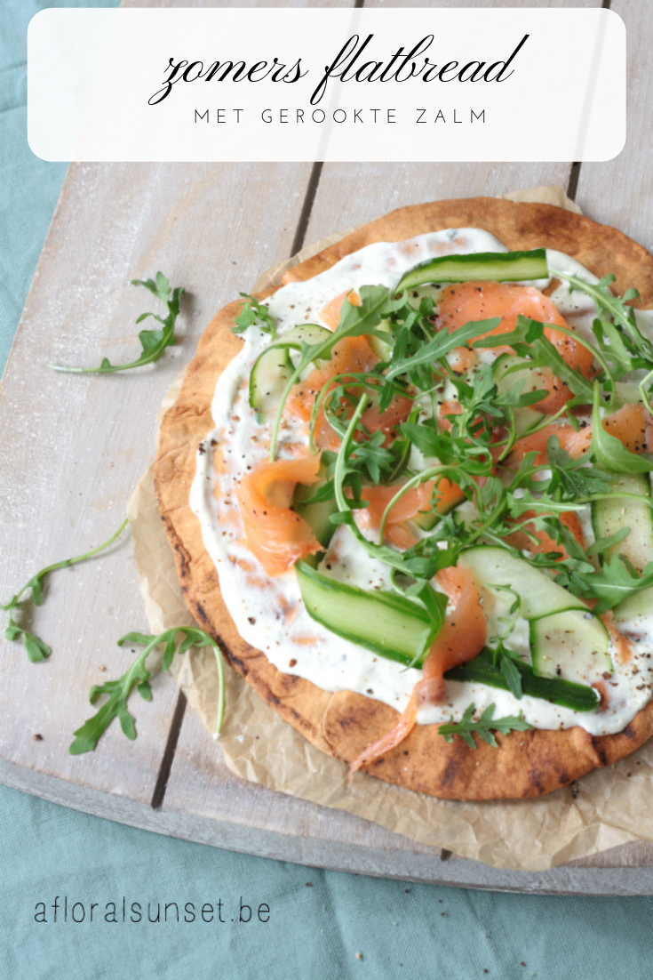 Zomers flatbread met gerookte zalm - a floral sunset