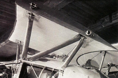 Фюзеляжные стойки и центроплан верхнего крыла И-5