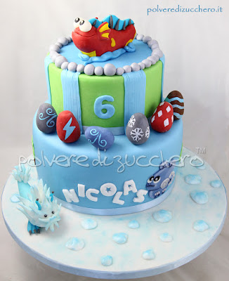 torta dragonvale, cake design torta in pasta di zucchero dragonvale cake polvere di zucchero