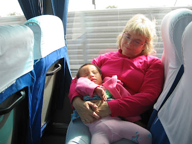 Mimi et maman dans l'autobus en Chine