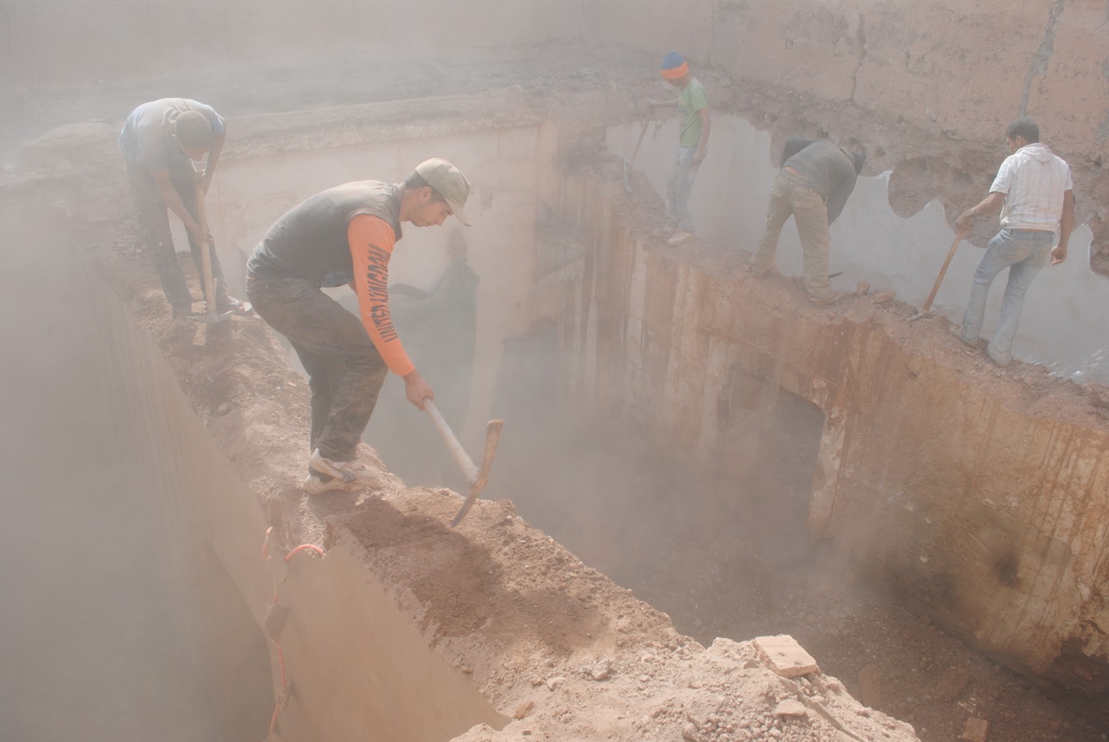 запыленность воздуха рабочей зоны. влажная уборка в офисе. производственная пыть. пыль на производстве. предельно допустимая концентрация пыли в воздухе\.