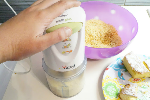 Τι να κάνεις τη βασιλόπιτα που περίσσεψε; Φτιάξε τρουφάκια Τρουφάκια από βασιλόπιτα ή μπαγιάτικο κέικ