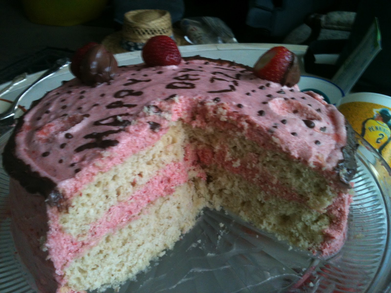 Vegan Noodliness Sticky Fingers Recipe Vanilla Cake with Strawberry
