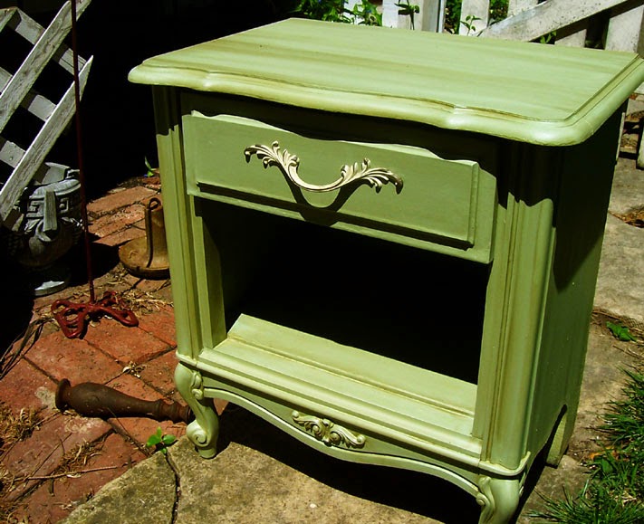 Saturdays Vintage Finds Vintage Bedside Table Furniture Redo 8.11.14