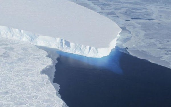 Nasa alerta desprendimiento de iceberg del doble del tamaño de Nueva York. Nasa alerta desprendimiento de iceberg del doble del tamaño de Nueva York.