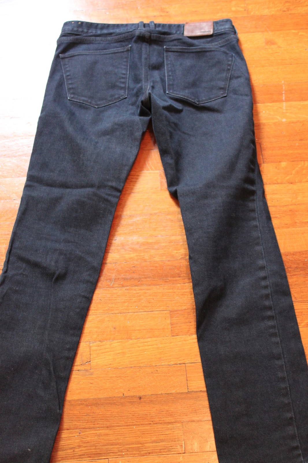 laws of general economy: Madewell Rail Straight Jeans, 28 X 32