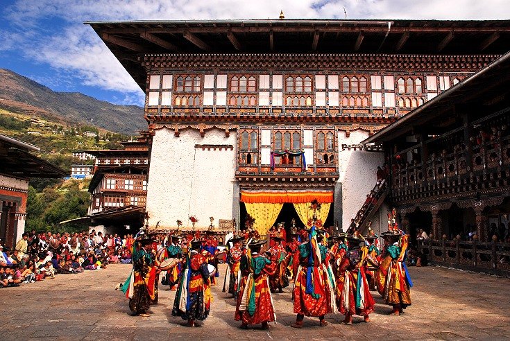 Amaze Pics & Vids: Bhutan Festival - Colorful Photos...