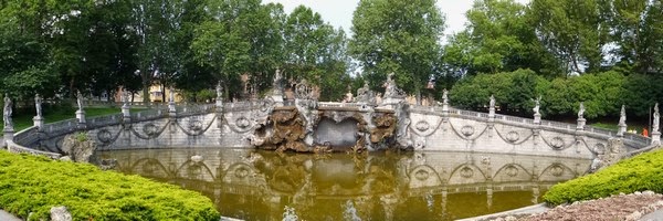 Turin Italie Pô parc parco del valentino fontaine dei dodici mesi fontana