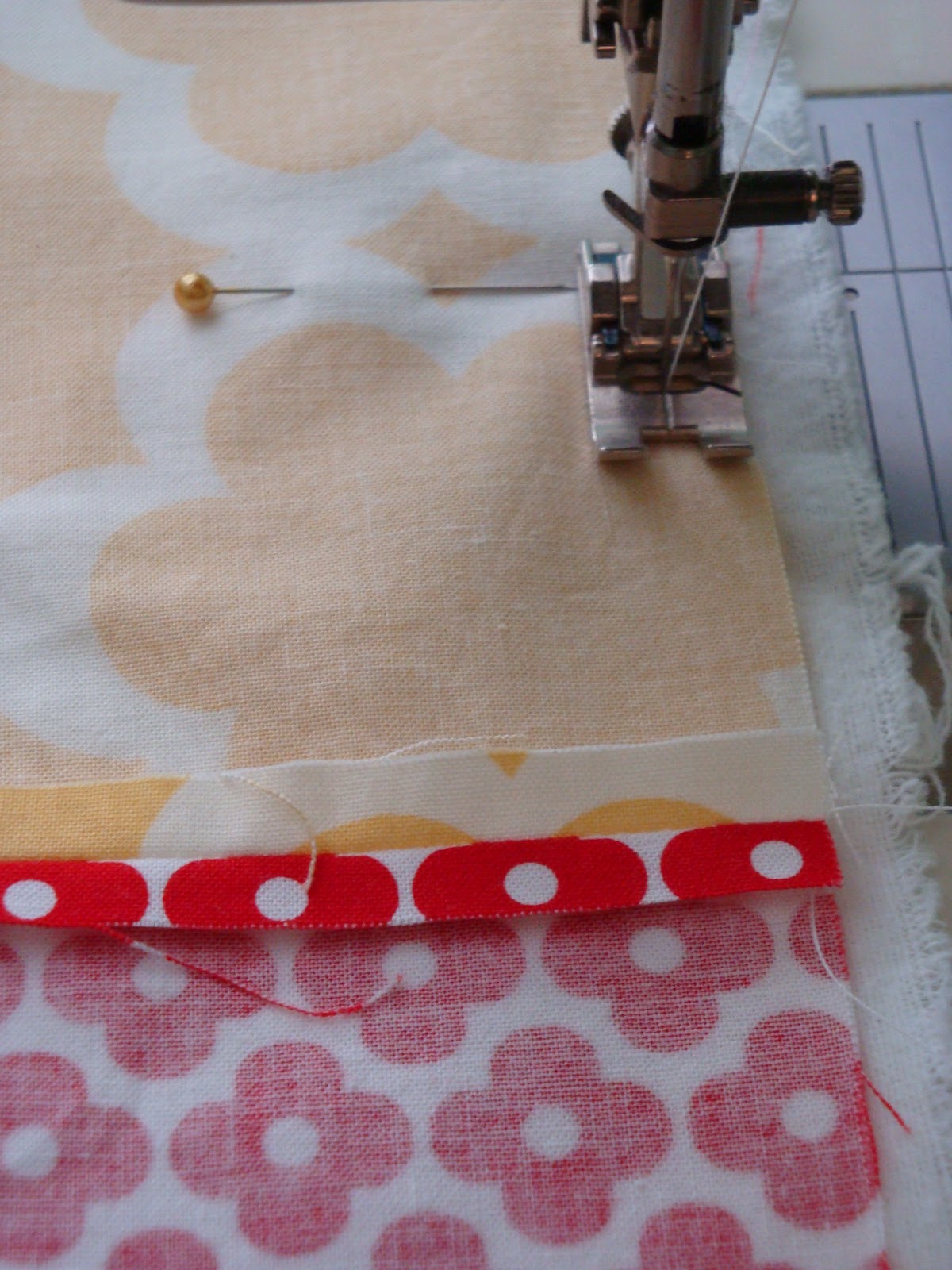 TEXTILE TROLLEY How to make a patchwork baby blanket (no quilting