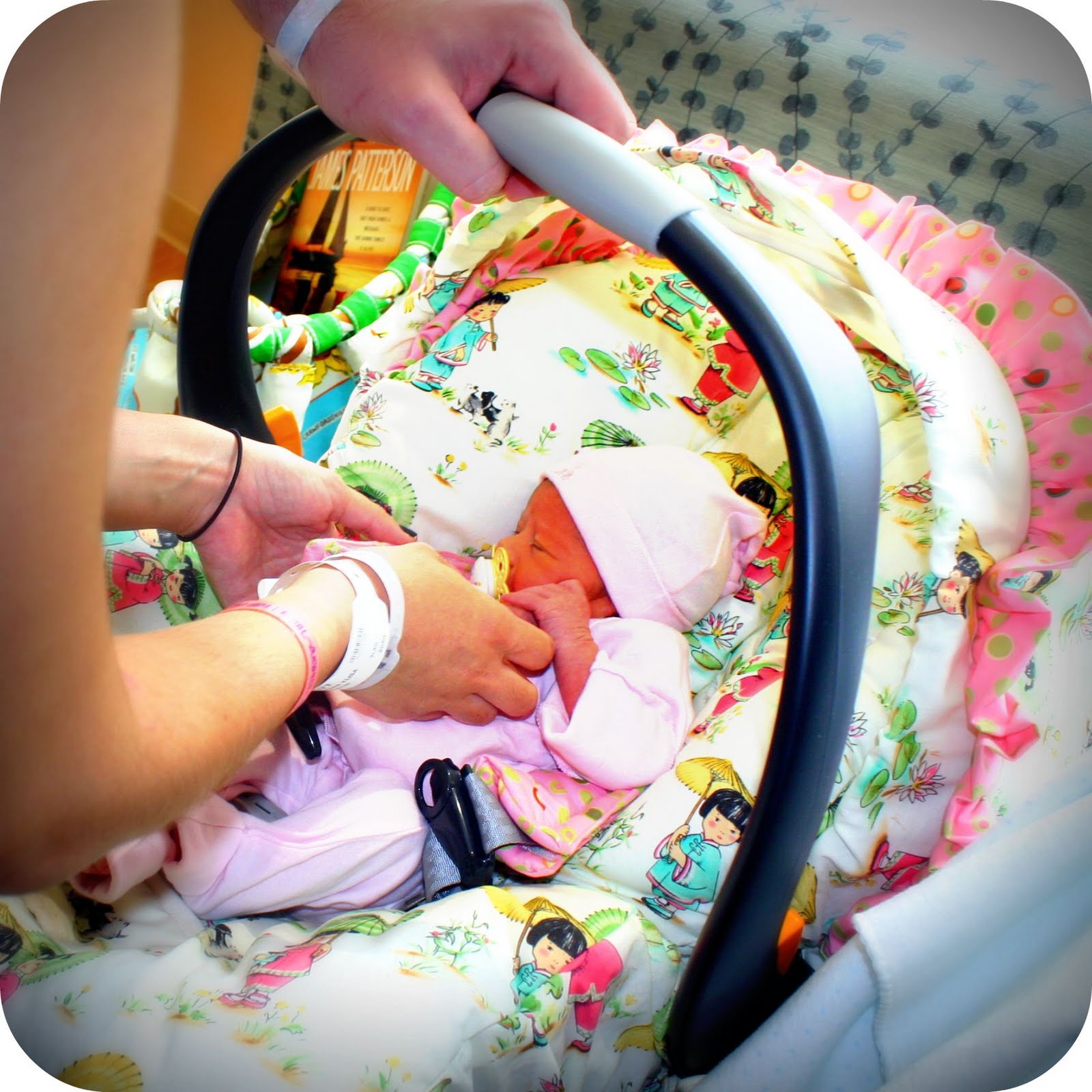 The Unbiased Guide for the New Mom: Best Car Seat: Infant Seat vs