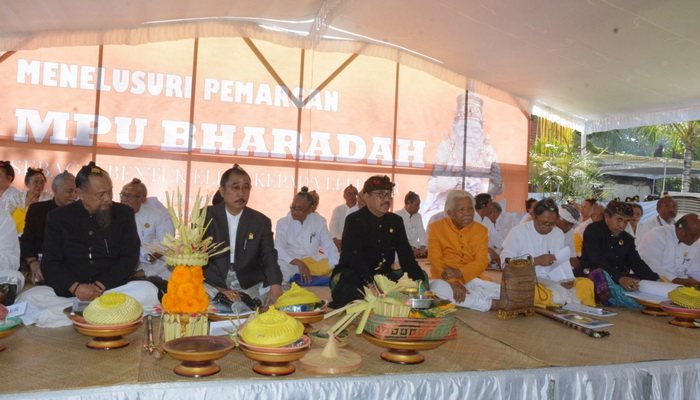 Wagub Cok Ace Apresiasi Penelusuran Sejarah Leluhur Mpu Baradah ke Bali