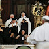 Monjas de clausura se abalanzan encima del Papa Francisco