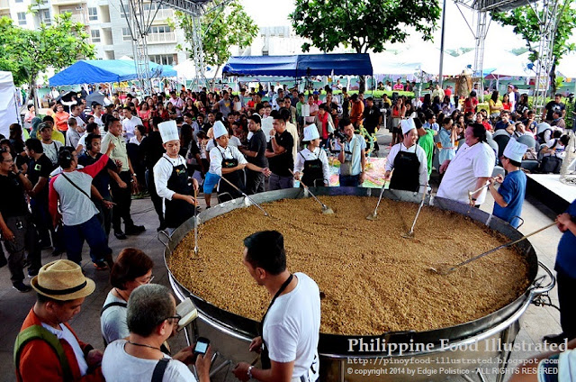 settingfootprint.blogspot.com/2014/10/giant-pork-sisig-featured-in-opening-of.html