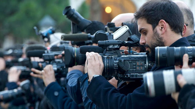 Soal PPKn Peran Pers dalam Masyarakat Versi 2 Muttaqin id