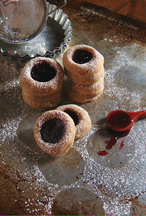 raspberry cornmeal thumbprint cookies | une gamine dans la cuisine 