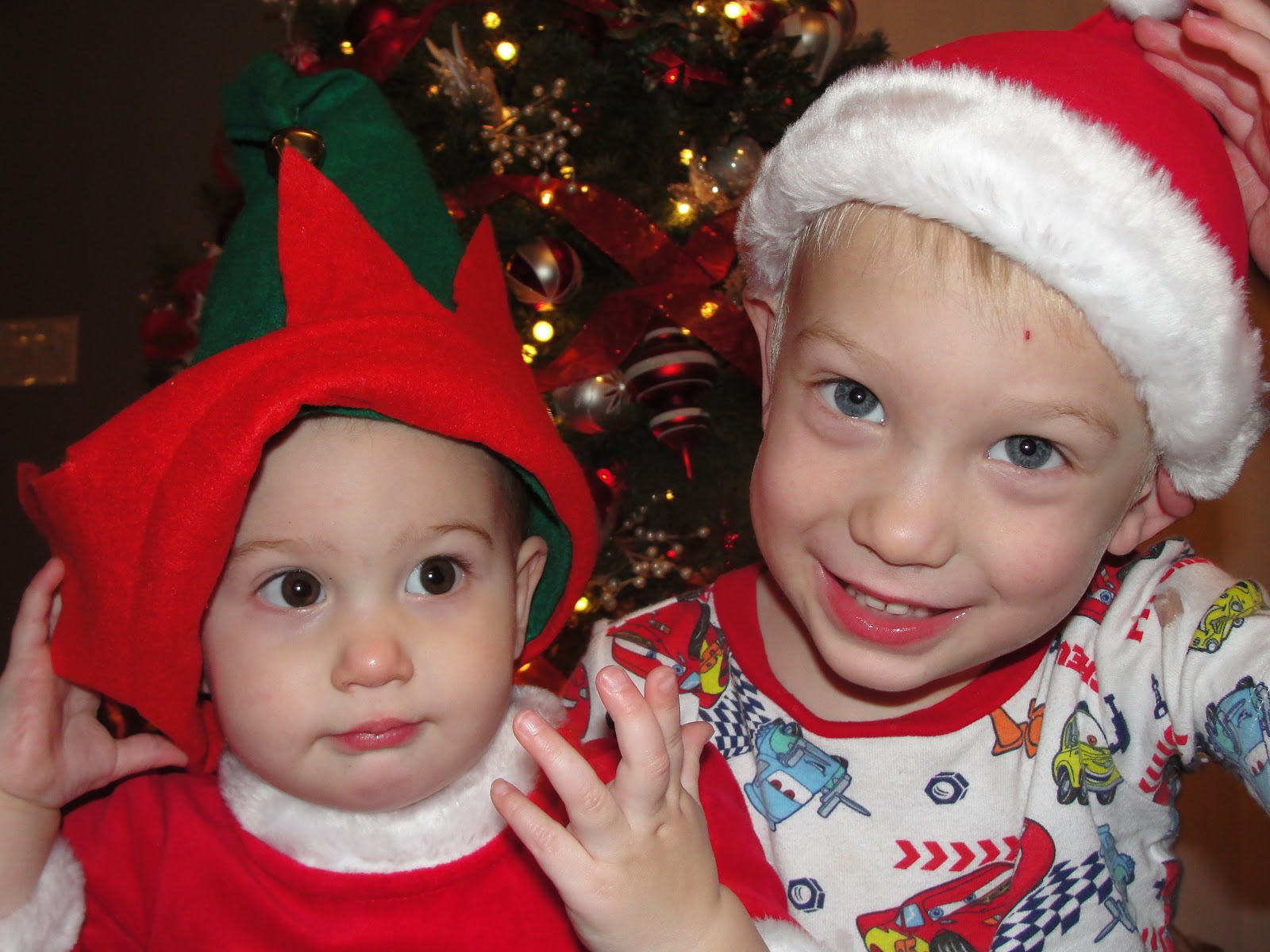 He Graces:: Merry Christmas Eve!