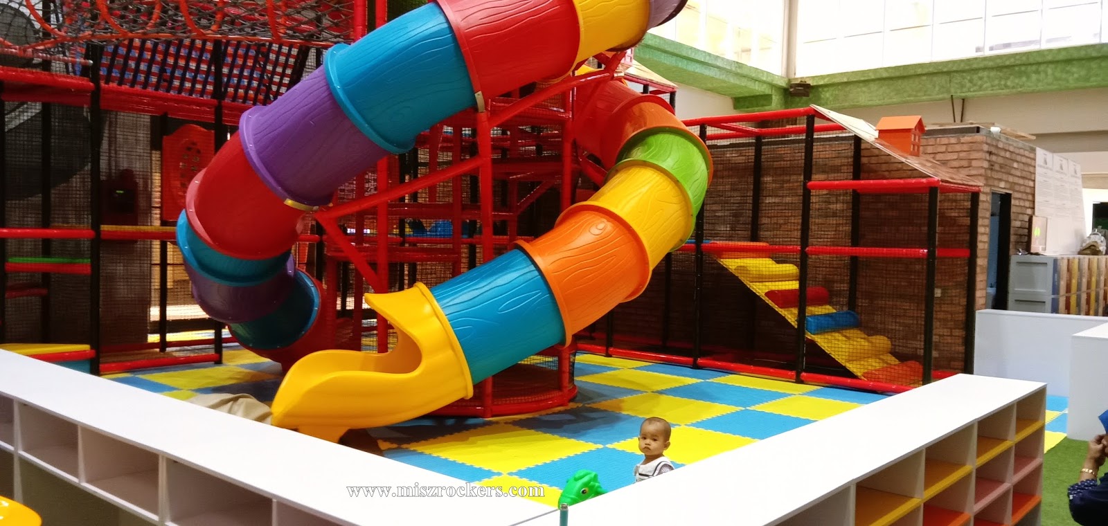 BEST INDOOR WALL CLIMBING DI ROCKY BASE CAMP AEON SHAH ALAM Ceritera