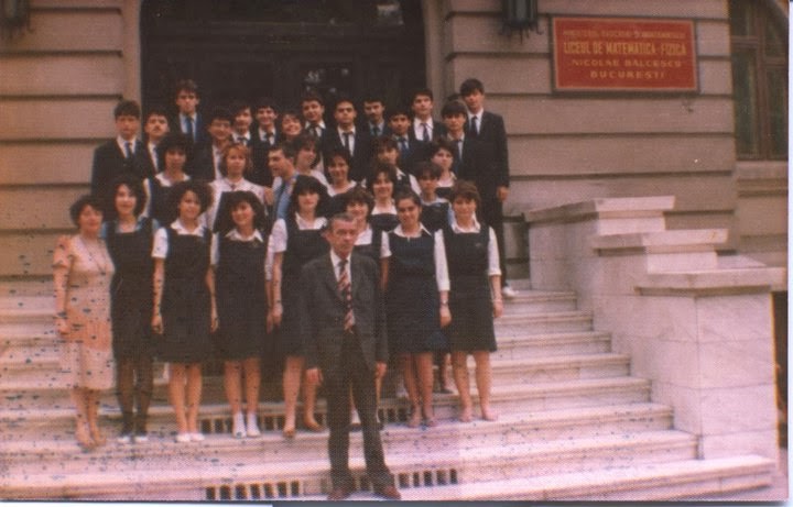 Olivia Marcov si colegii clasei 12 V, promotia 1986 Balcescu, Bucuresti
