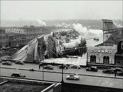 SS Normandie USS Lafayette New York Nueva ardiendo naufragando burning sinking