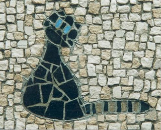 création d'un tableau chat noir aux yeux bleus en mosaïque  ideal pour cadeau de naissance pate de verre marbre  tout l'univers créatif de mimi vermicelle