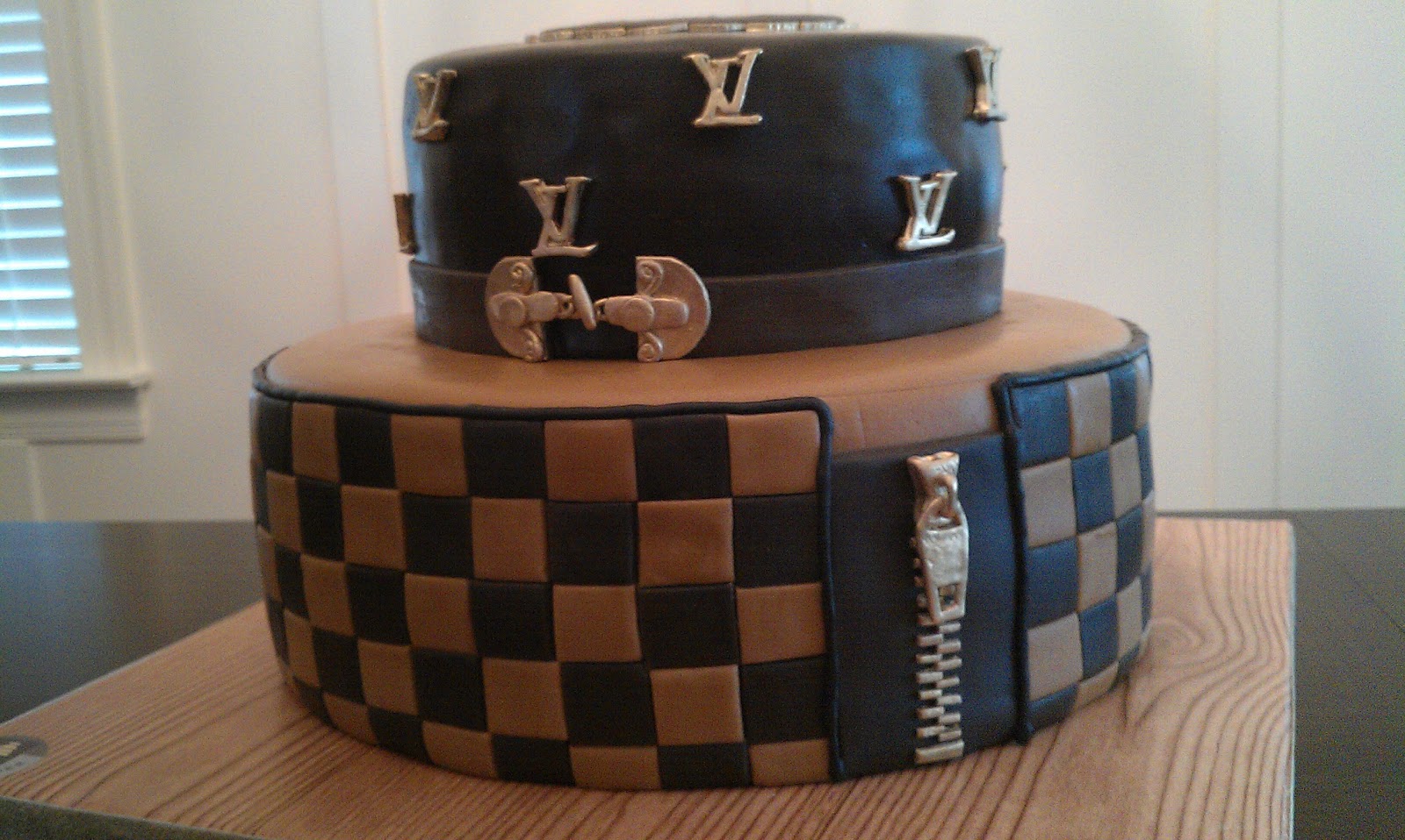 Cake Geniuses: Louis Vuitton Cake